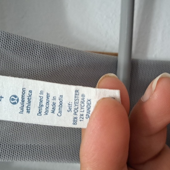 Lululemon tank top size 4 like NEW - Picture 7 of 7